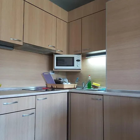 Hills View Apartment *