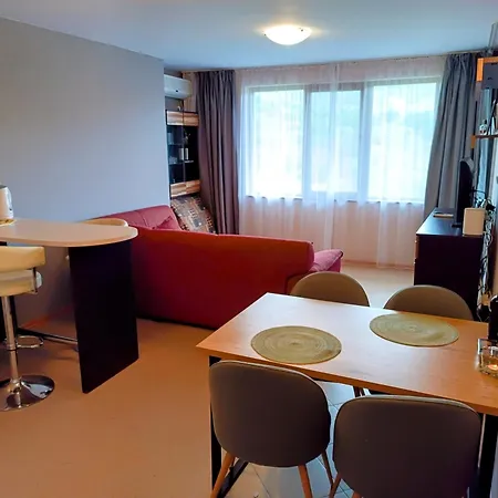 Hills View Apartment *